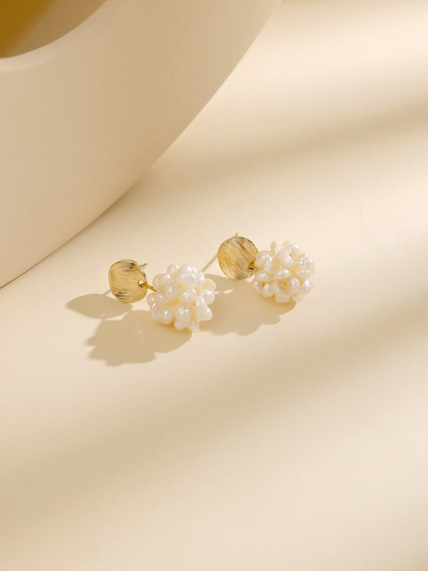 The Natural Freshwater Pearl with S925 Silvery Earrings